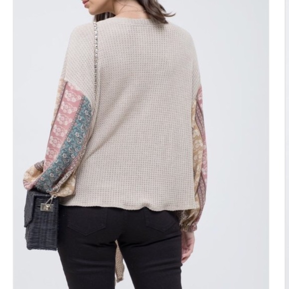 ✨NEW✨Contrast Sleeves Top - Picture 5 of 8